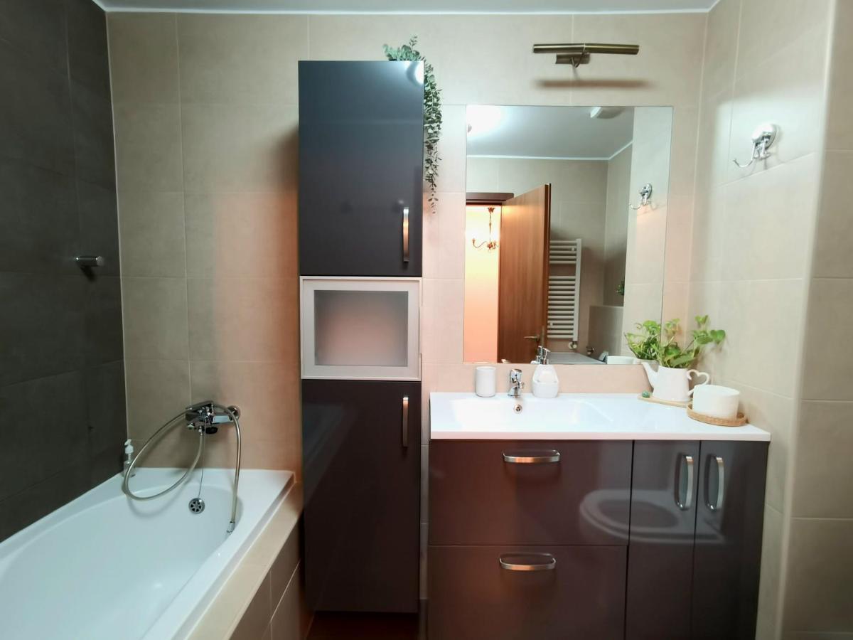 Cosy Boutique 61 Sqm Apartment - Private Parking - Ten Blocks Residence Бухарест Экстерьер фото