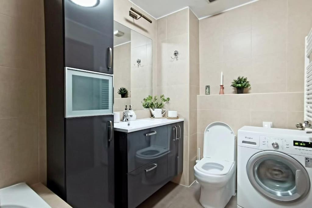 Cosy Boutique 61 Sqm Apartment - Private Parking - Ten Blocks Residence Бухарест Экстерьер фото